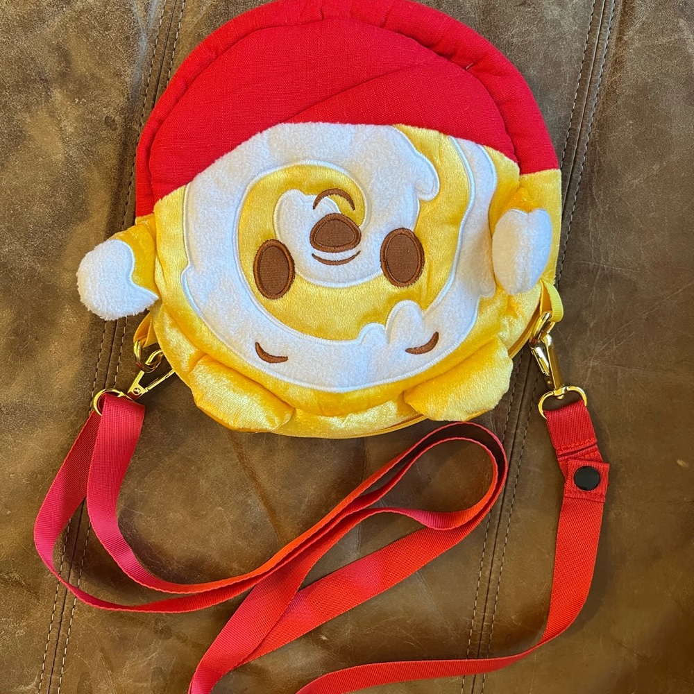 Munchlings Winnie The Pooh Crossbody